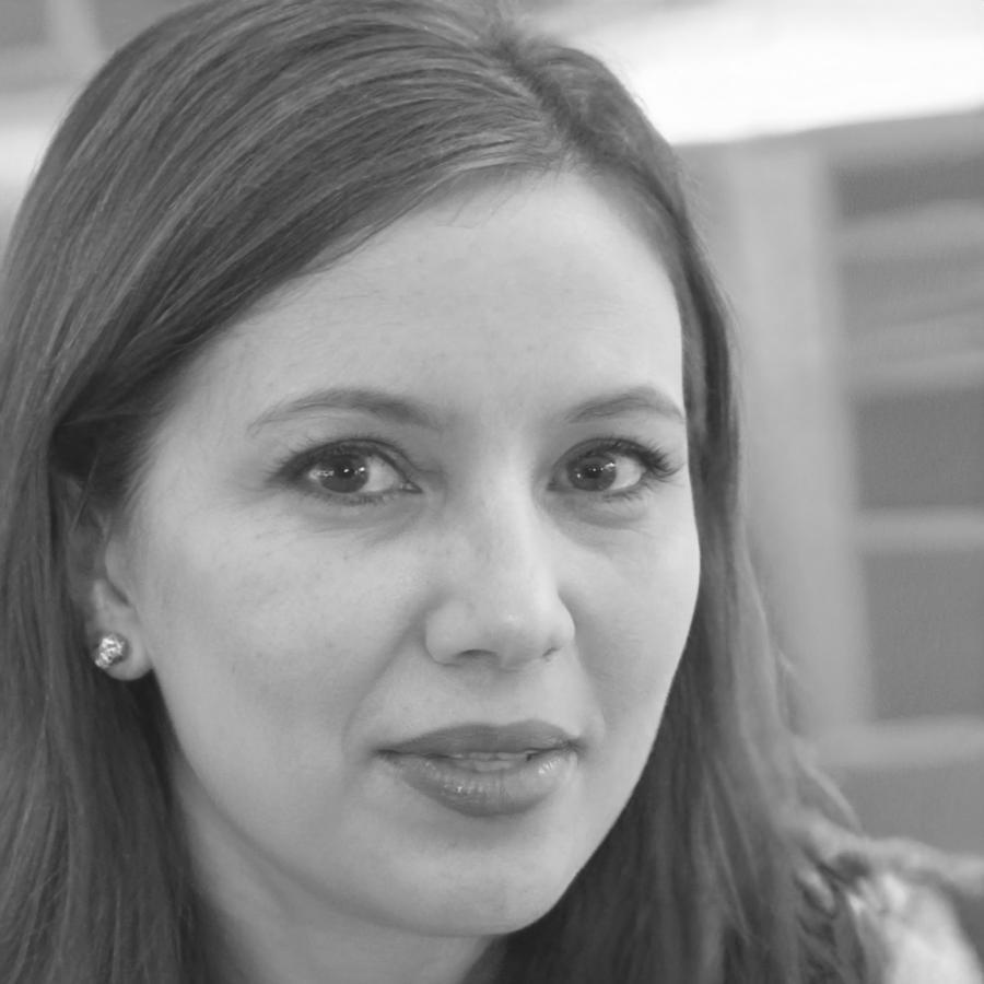 Portrait de Camille Dubois, analyste financière